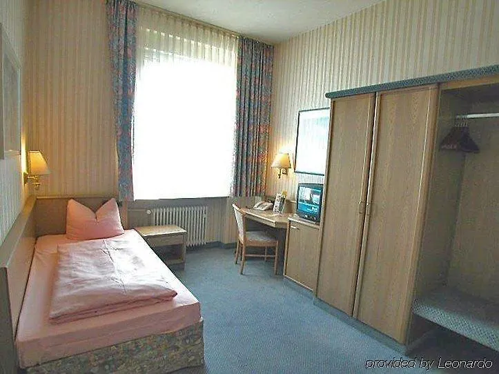 Hotel Mack Private Inn MHG 3*,