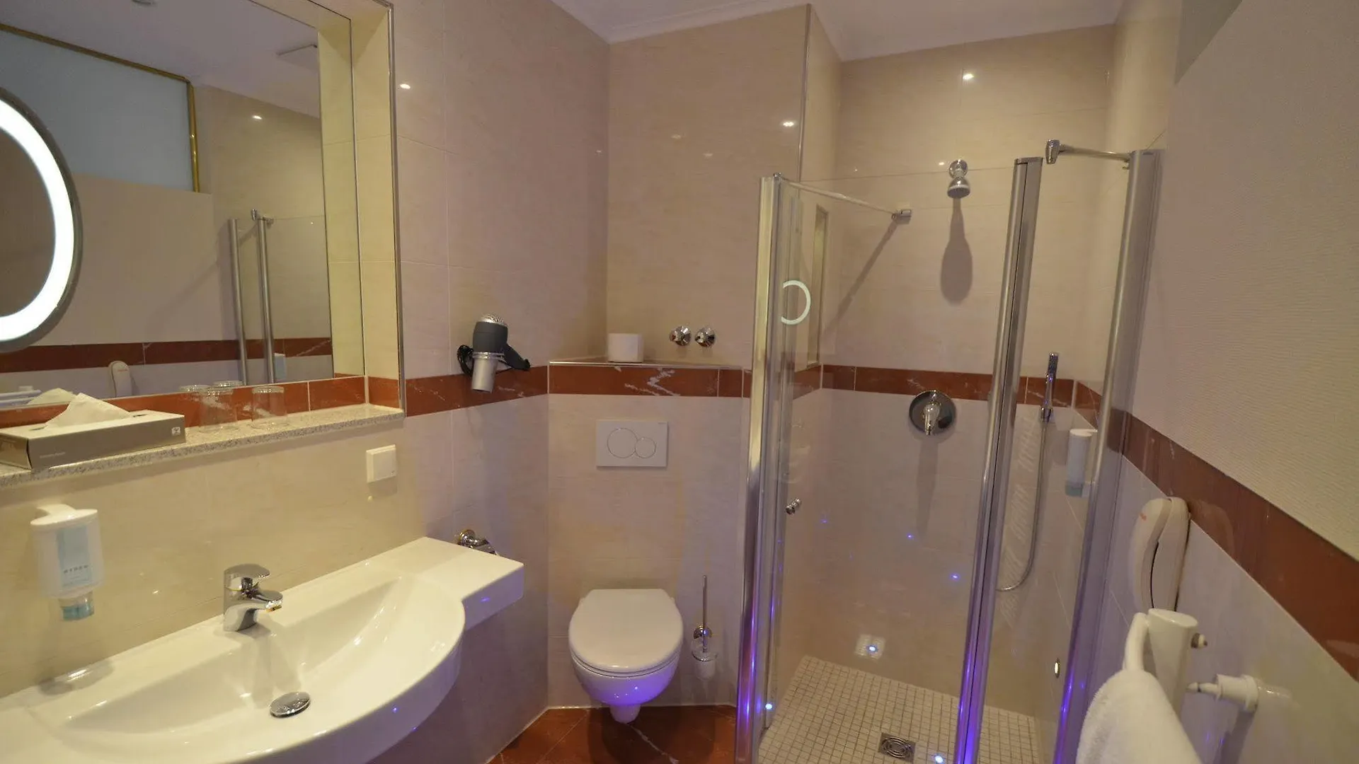 Hotel Mack Private Inn MHG